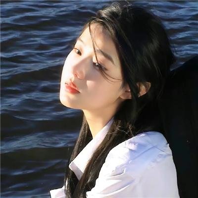 蓝眼睛波利
